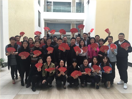 左右手員工合影 左右手員工合影