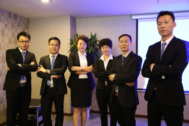 左右手家具安裝服務(wù)公司團隊新形象