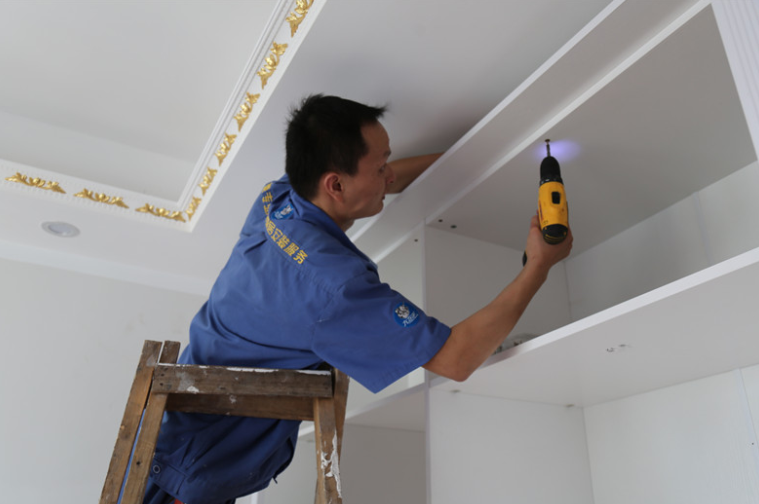 衣柜變形是為什么？左右手師傅來解惑