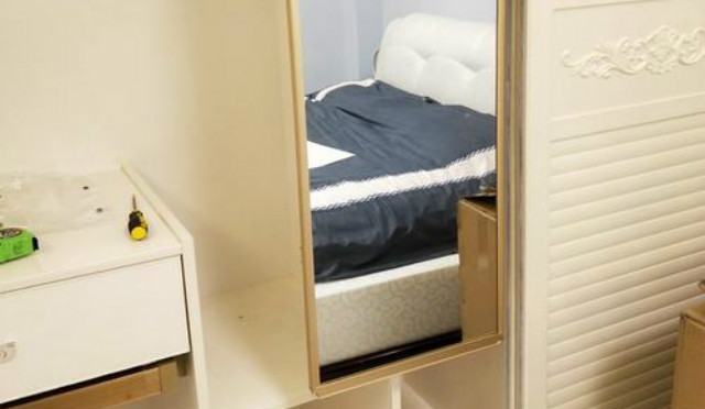 151衣柜隱形鏡子安裝過程如何做，有哪些安裝流程